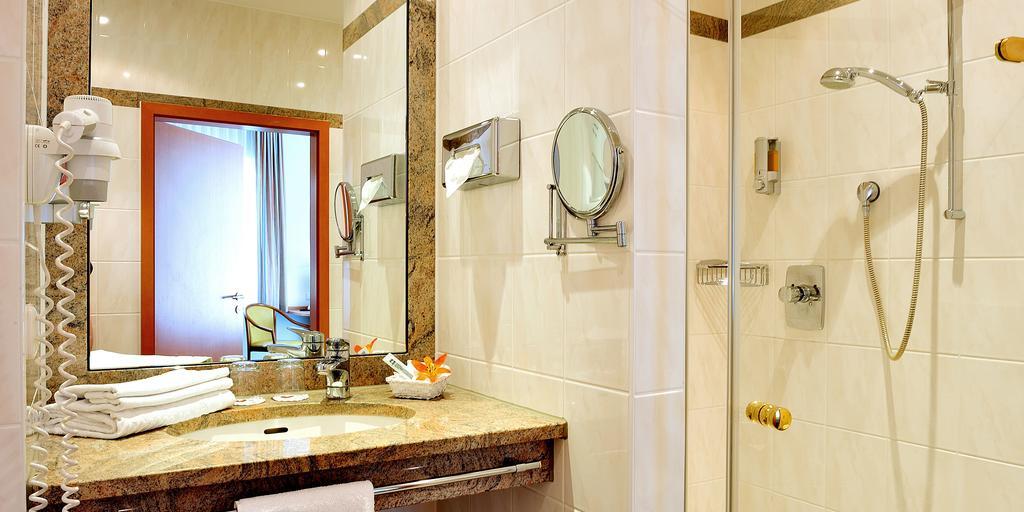 Kurhaus Am Burgsee Hotel Bad Salzungen Room photo