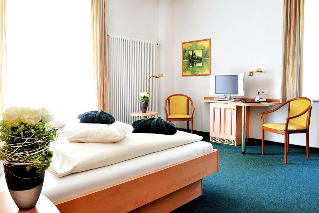 Kurhaus Am Burgsee Hotel Bad Salzungen Room photo